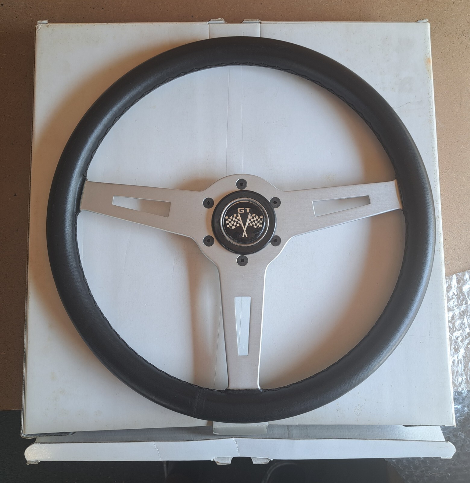 MOMO スタイル 革ステアリング Not Authentic パーツ MOMO Steering Not Authentic MOMO Steering Wheel