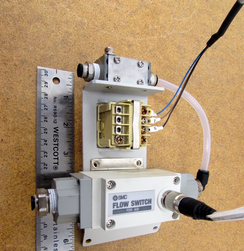 Lot SMC Digital Air Flow Switch PF2A52103 w/ Remote Sensor Readout