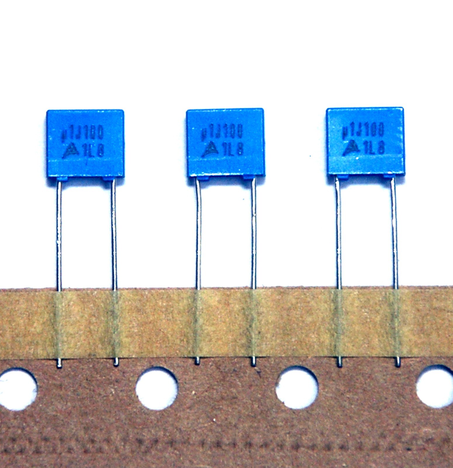 50x EPCOS Metallized Polyester MKT Boxed Capacitor 0.1uF
