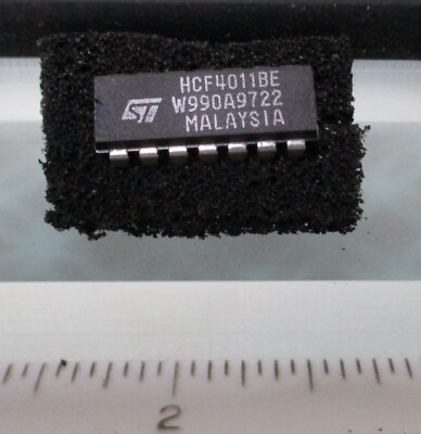 ST Micro 14-Pin CMOS Quad 2-Channel Input Buffered NAND Gate Series B HCF4011BE