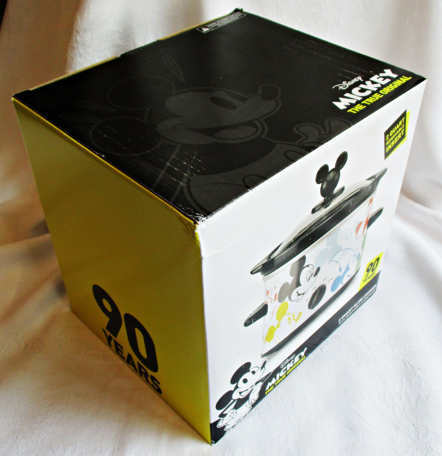 Disney Mickey Mouse 90th Anniversary 2 Quart Slow