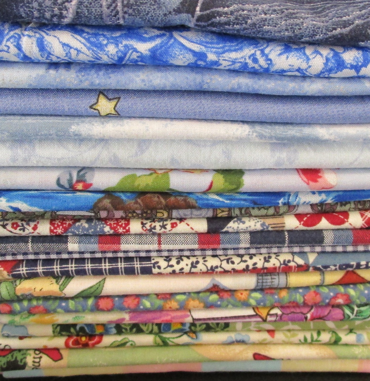 Mixed Lot of 30 Fat Quarters Fabric Quilting #2