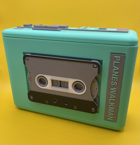 Planes Walkman MTG - Hatsune Miku Secret Lair  Deck Box / Duskmourn Commander