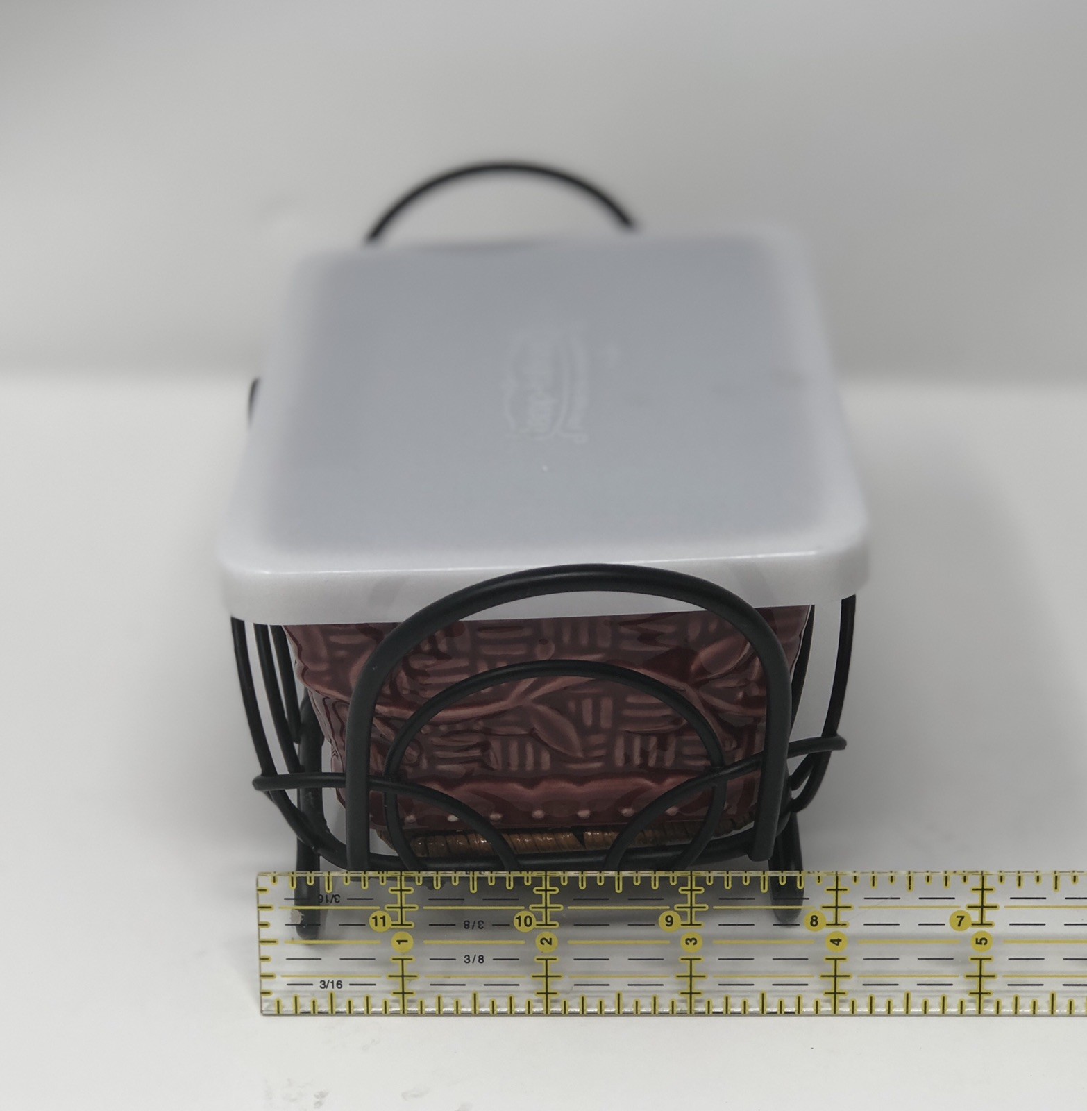 Temp-Tations Ovenware Small Casserole Wire Rack Trivet  Cranberry Basketweave