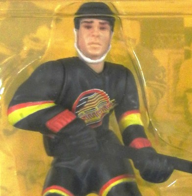 Vancouver Canucks PAVEL BURE : 1994 NHL SLU Hockey Figure & Trading Card