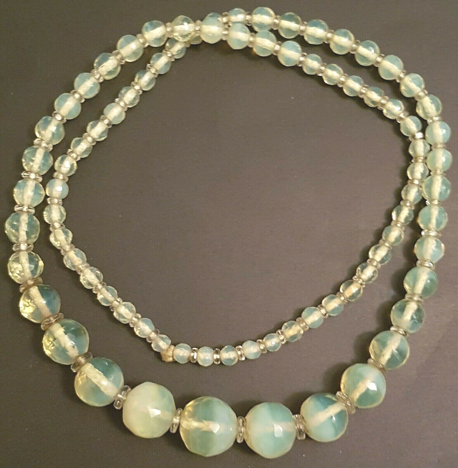 GORGEOUS! ANTIQUE GRADUATED OPALESCENT VASELINE ART GLASS BEADS NECKLACE