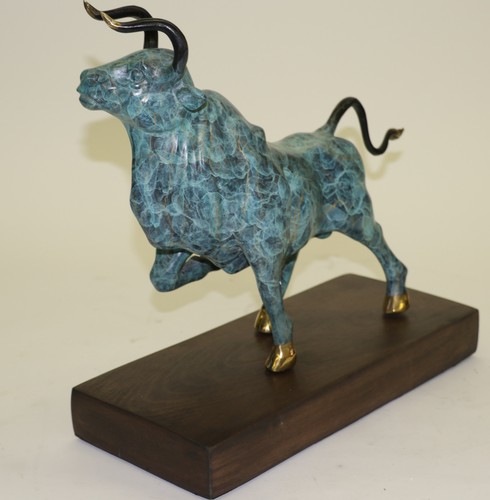 Hand Made Detailed Cow Bronze Museum Quality Animal Artwork Bronze Statue