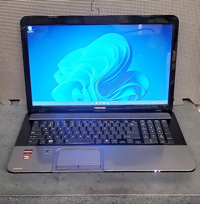 TOSHIBA SATELLITE  17.3''  L875D-S7111 AMD A8-4500M 8GB RAM  128GB SSD Windows 11