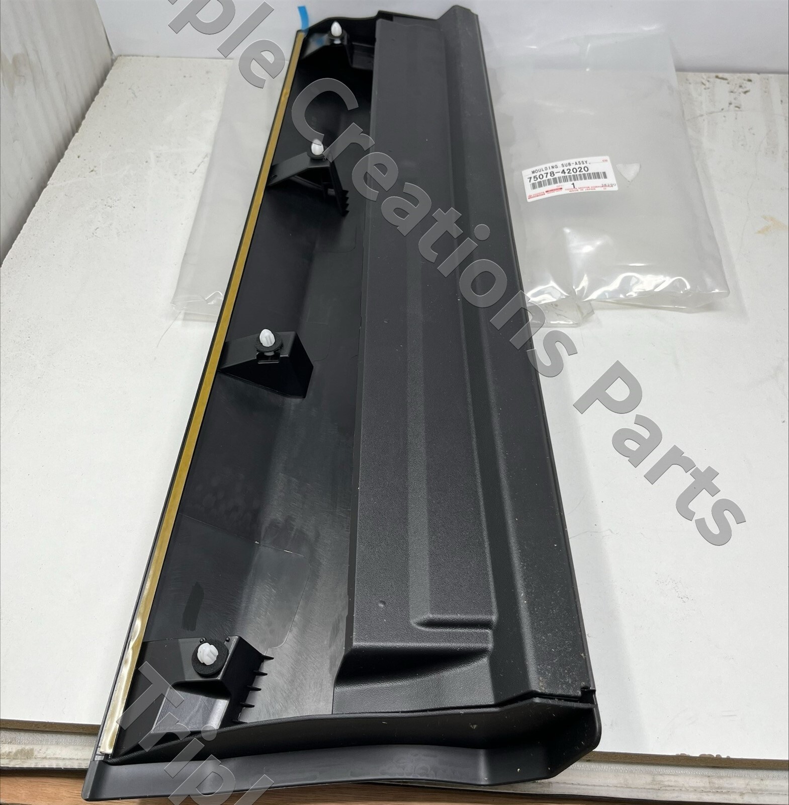 75078-42020 Genuine Toyota Moulding Rear Door Outside LH
