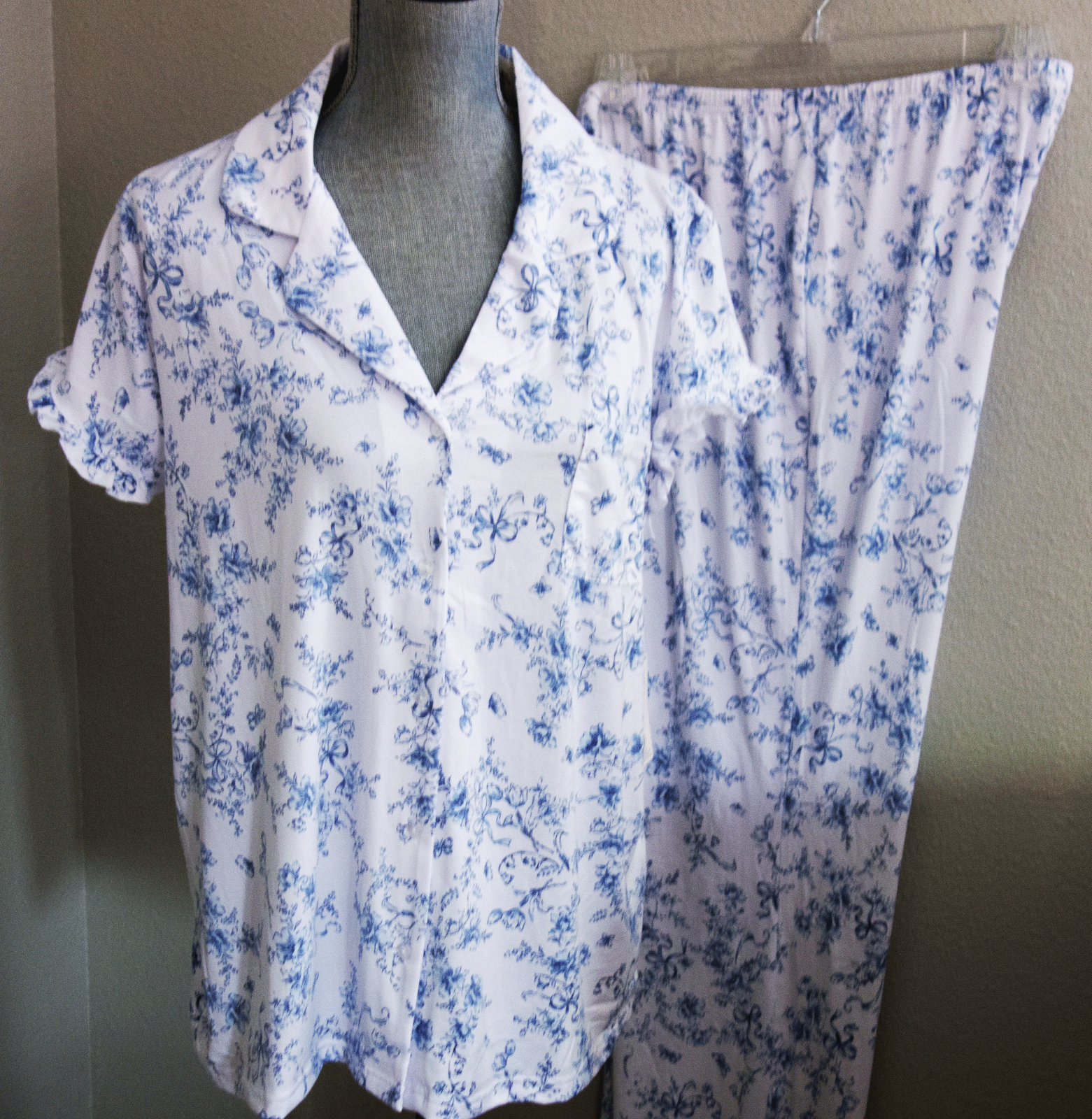 Laura Ashley◆Button Through Pyjama◆華やかプリントパジャマ Laura Ashley◇Button Through Pyjama◇華やかプリントパジャマ