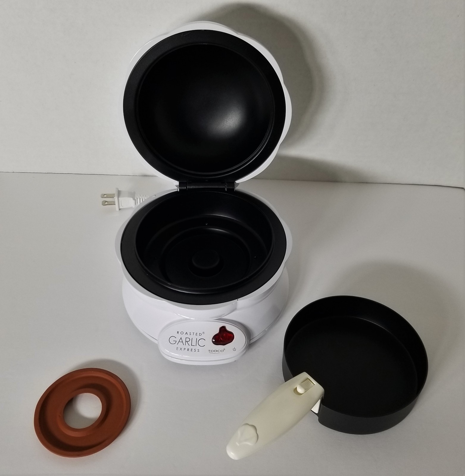 Roasted Garlic Express Model CR300 White Todco