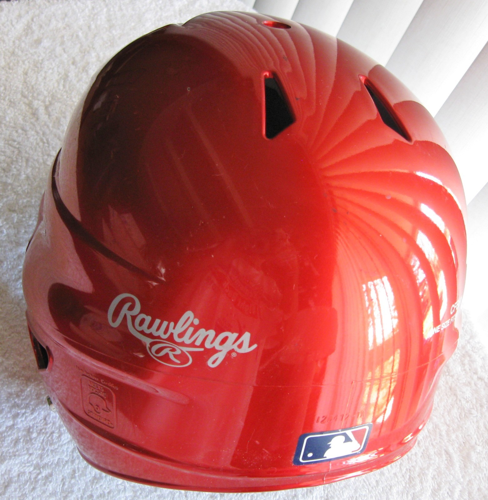 Red Rawlings cool flo batting helmet, sz 61/2 - 71/2,15 vent holes