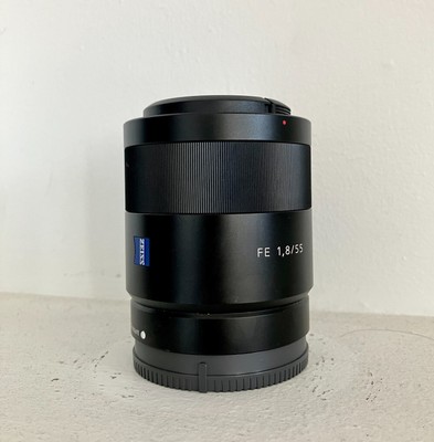 Sony Zeiss Sonnar FE 55mm F1.8 Lens