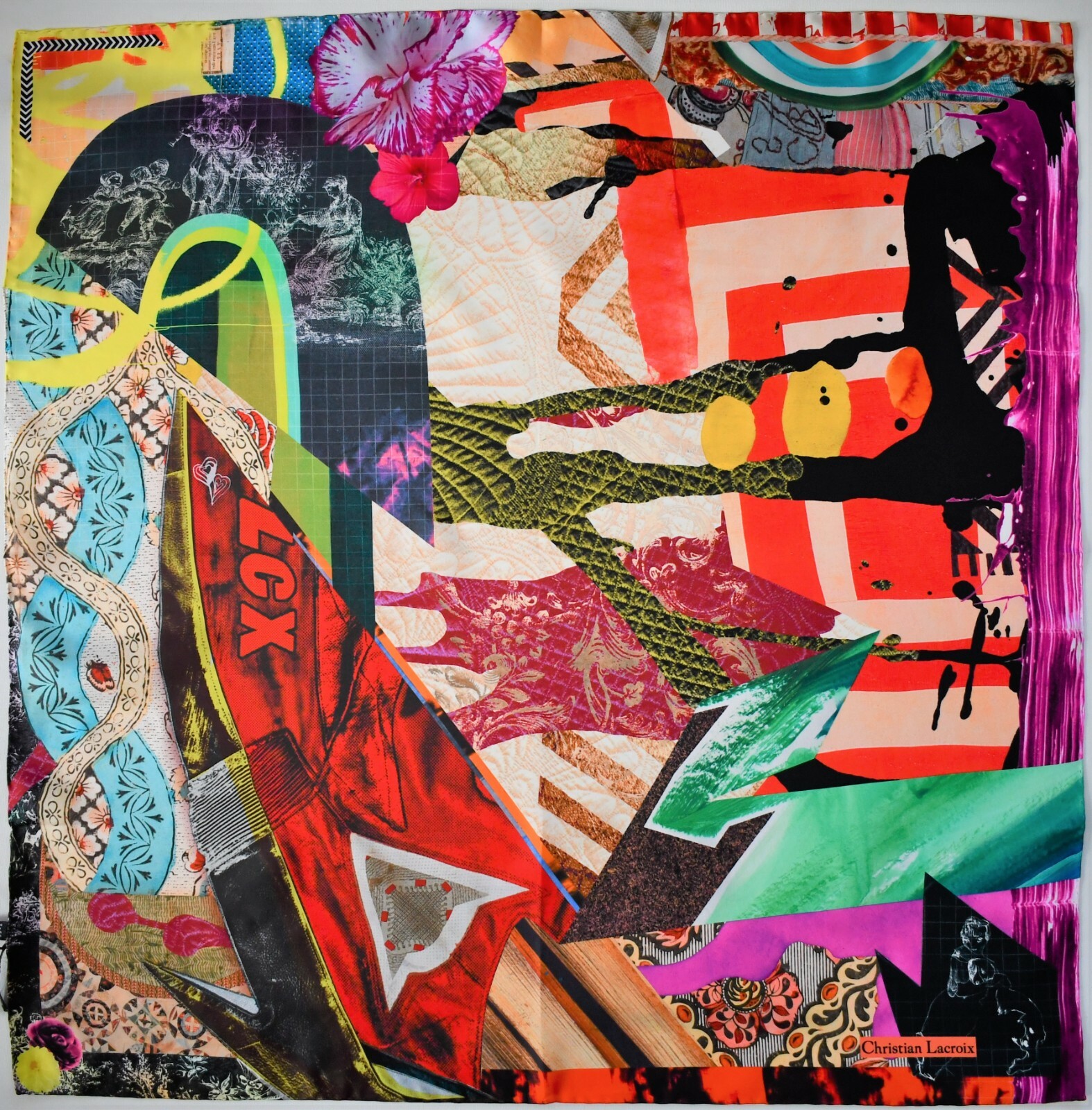 【Christian Lacroix 】大判シルクスカーフ　90s イタリア製 20220520134402_1.jpg
