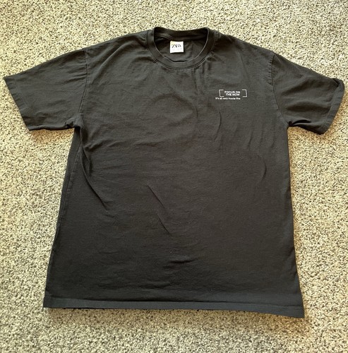 Zara Men's Black Photograph T-shirt Focus On The Now