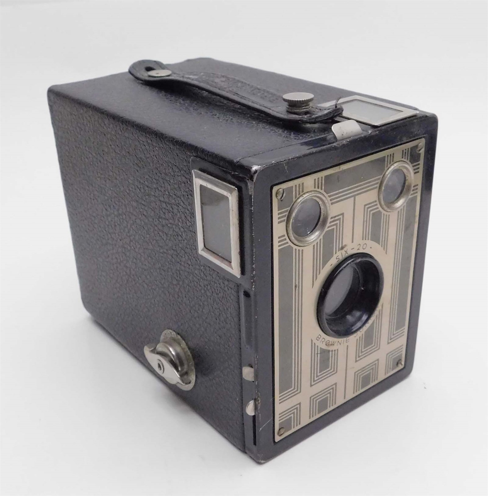 Vintage 1934-1942 KODAK Six-20 BROWNIE Junior Box Camera Art Deco Used 620 Film Vintage 1934-1942 KODAK Six-20 BROWNIE Junior Box Camera Art Deco Used 620 Film