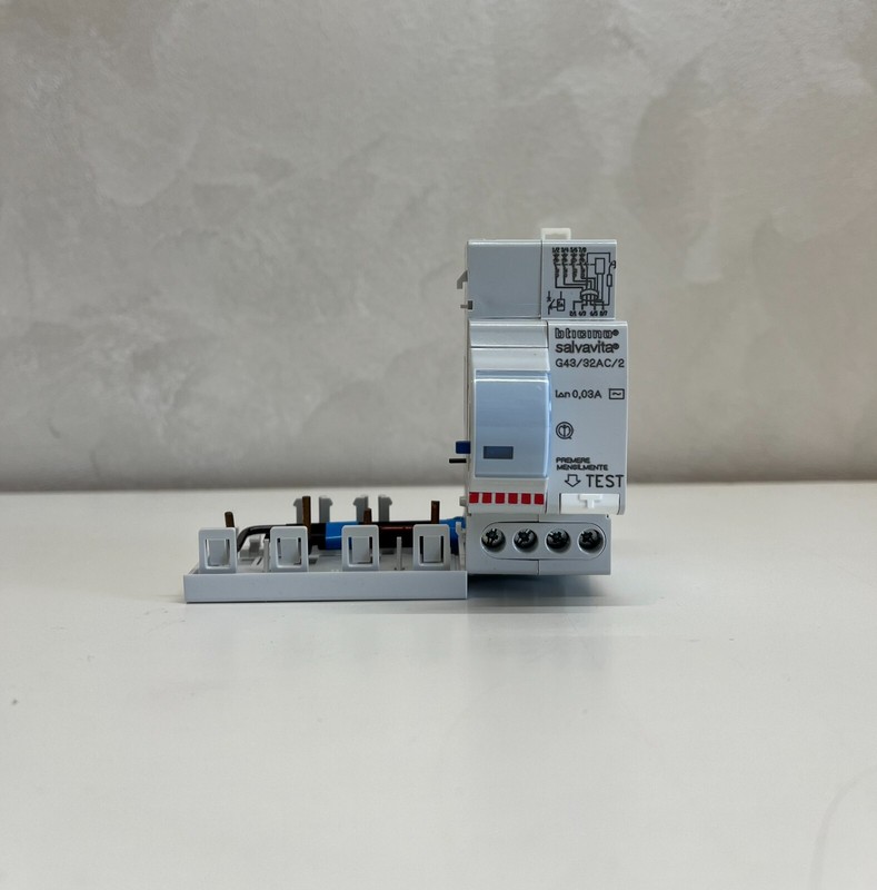 *Nuovo* Bticino G43/32ac/2 Modulo Differenziale 4 Poli 32a 0.03a Tipo Ac