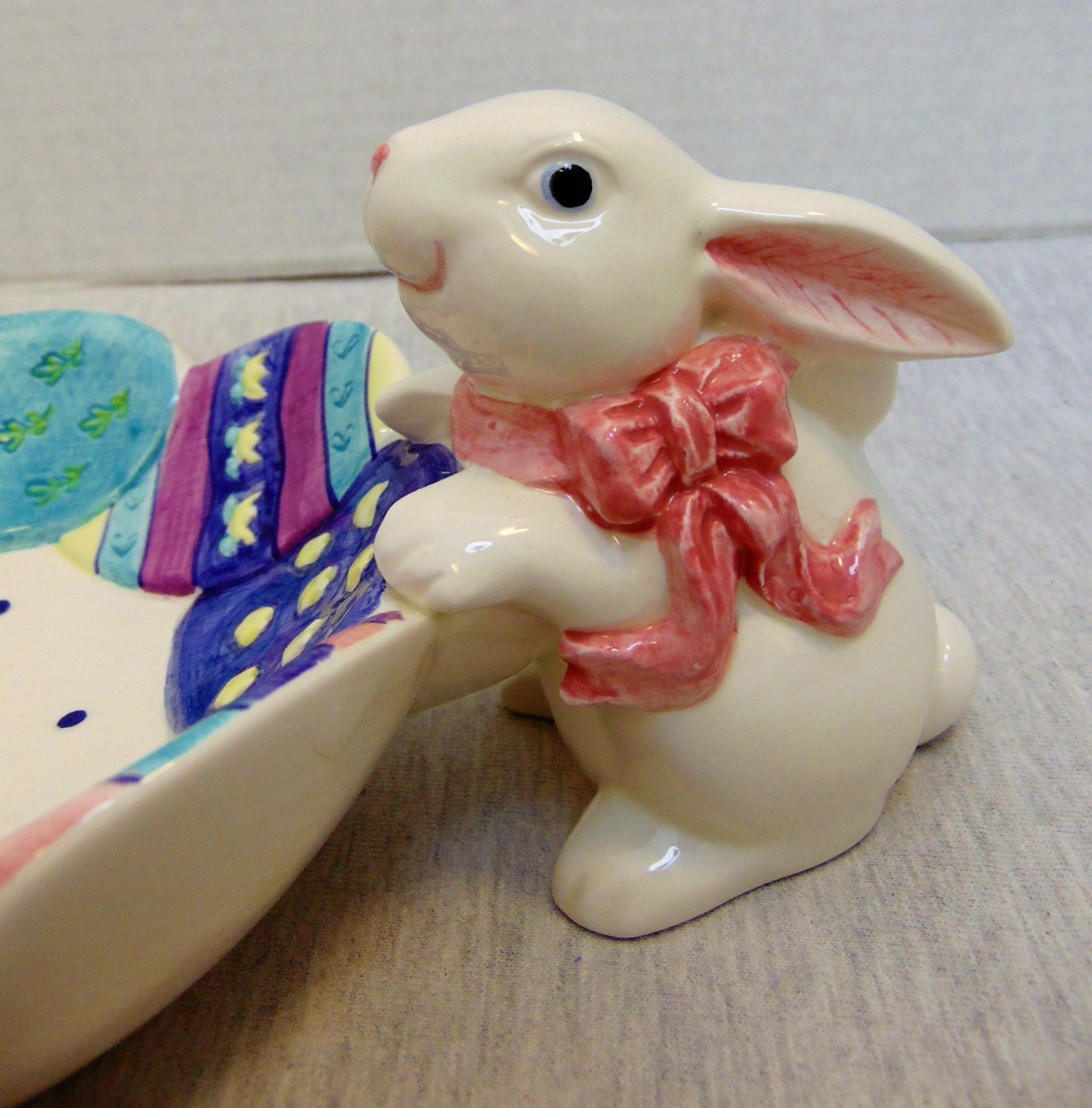 Vintage Easter Parade Bunny/Eggs Figurine Candy/Nuts Dish/Bowl Mervyns 1997