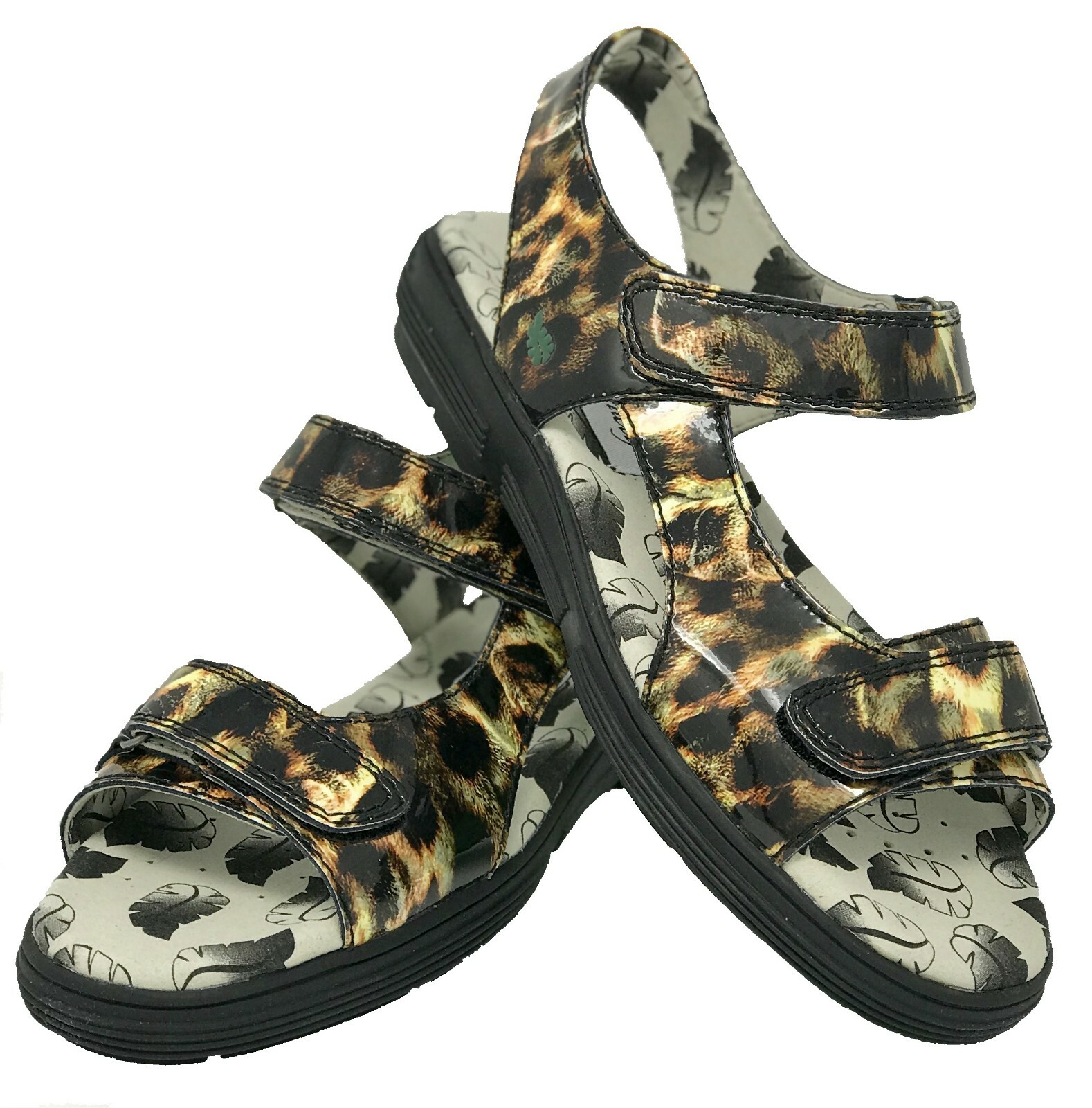 『 Green Leopard fam 』by Zuberi 30*40cm Green Leopard fam 』by Zuberi 30*40cm Green Leopard Print