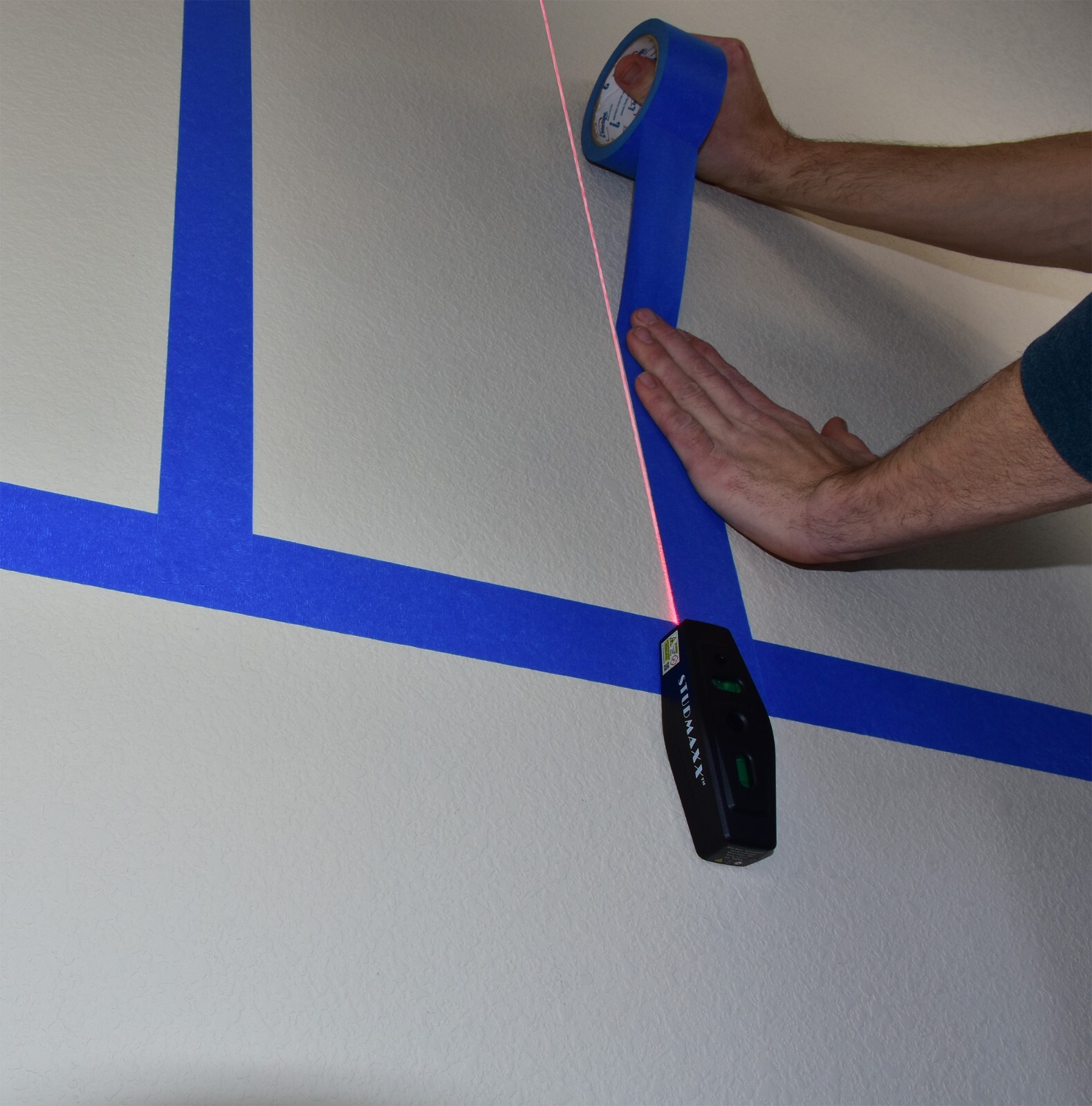 Magnetic Stud Finder with Laser Level Line Tool. The Lazer Level Stud Detector! 