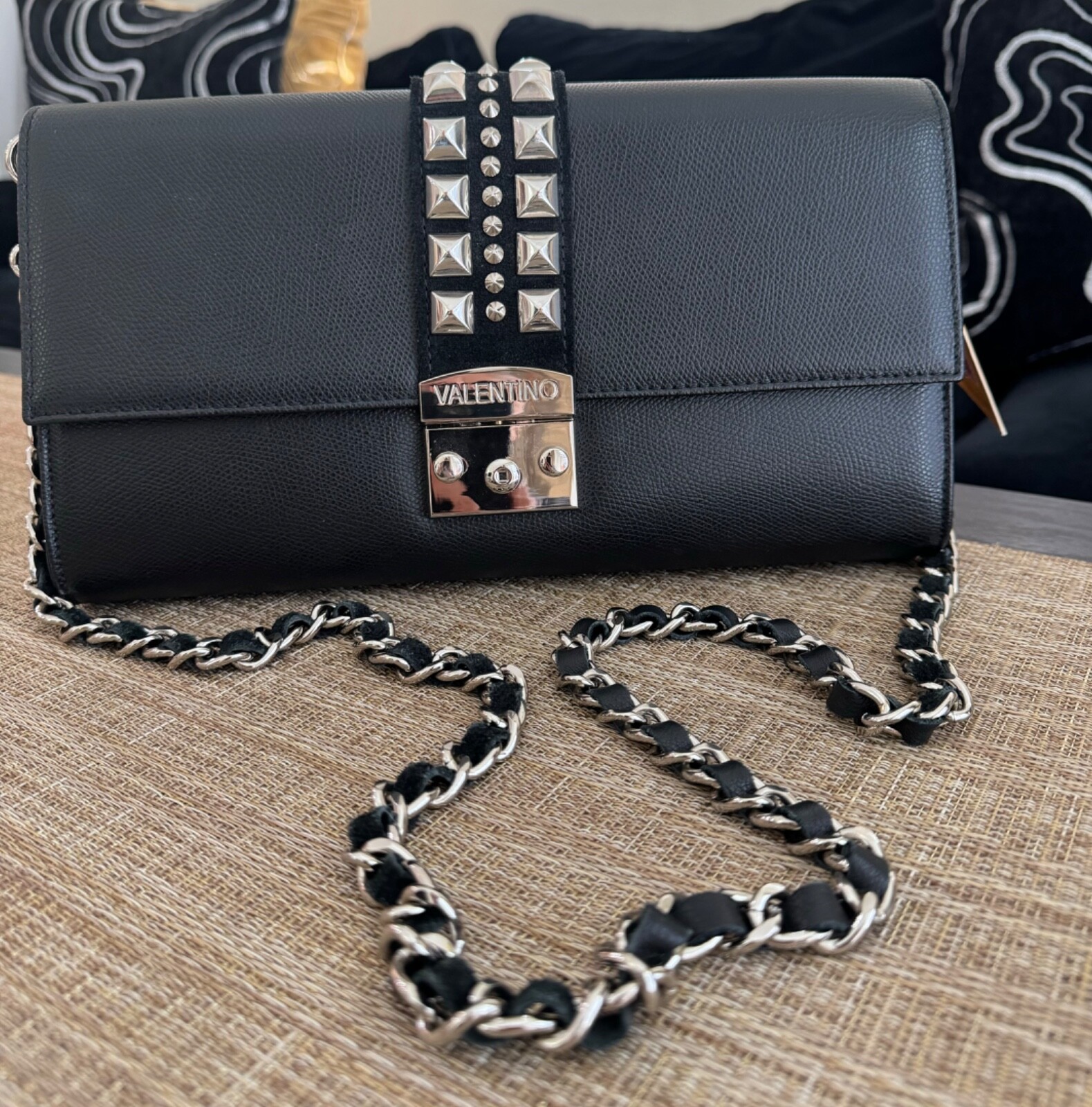 Mario Valentino☆Nik Re クロスボディバッグ ブラック