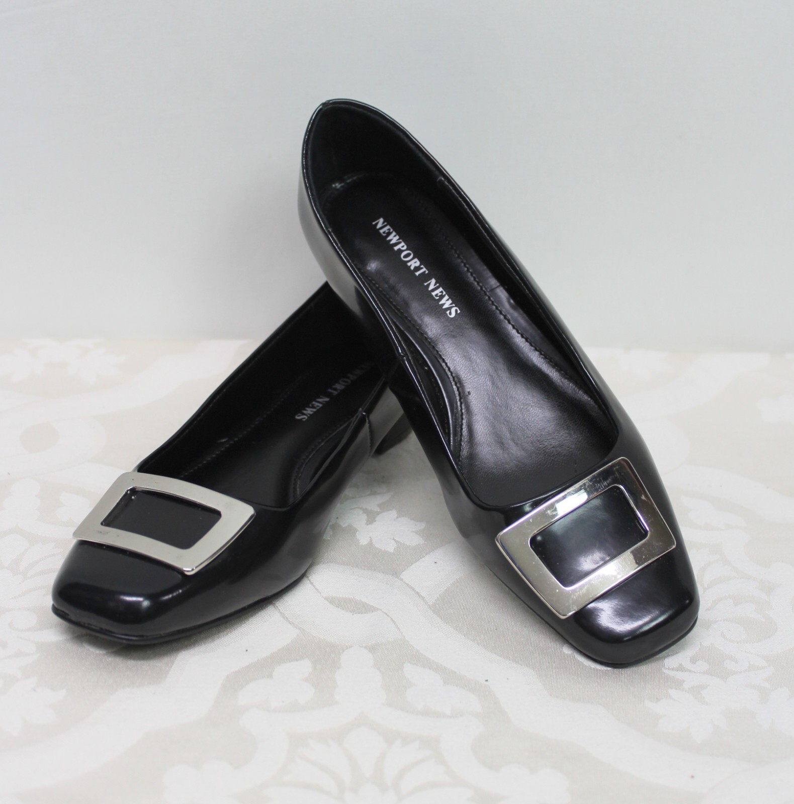 Newport News Women's Leather Square Toe Shoes Black Size 6