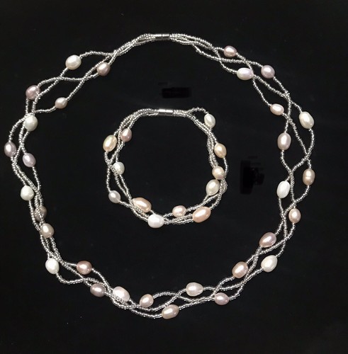New Freshwater Pearl Necklace & Bracelet Set