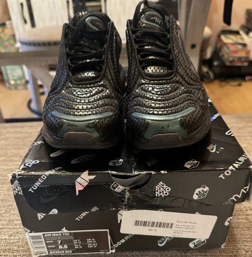 NIKE Air Max 720 Iridescent Throwback Future Sneakers AO2924