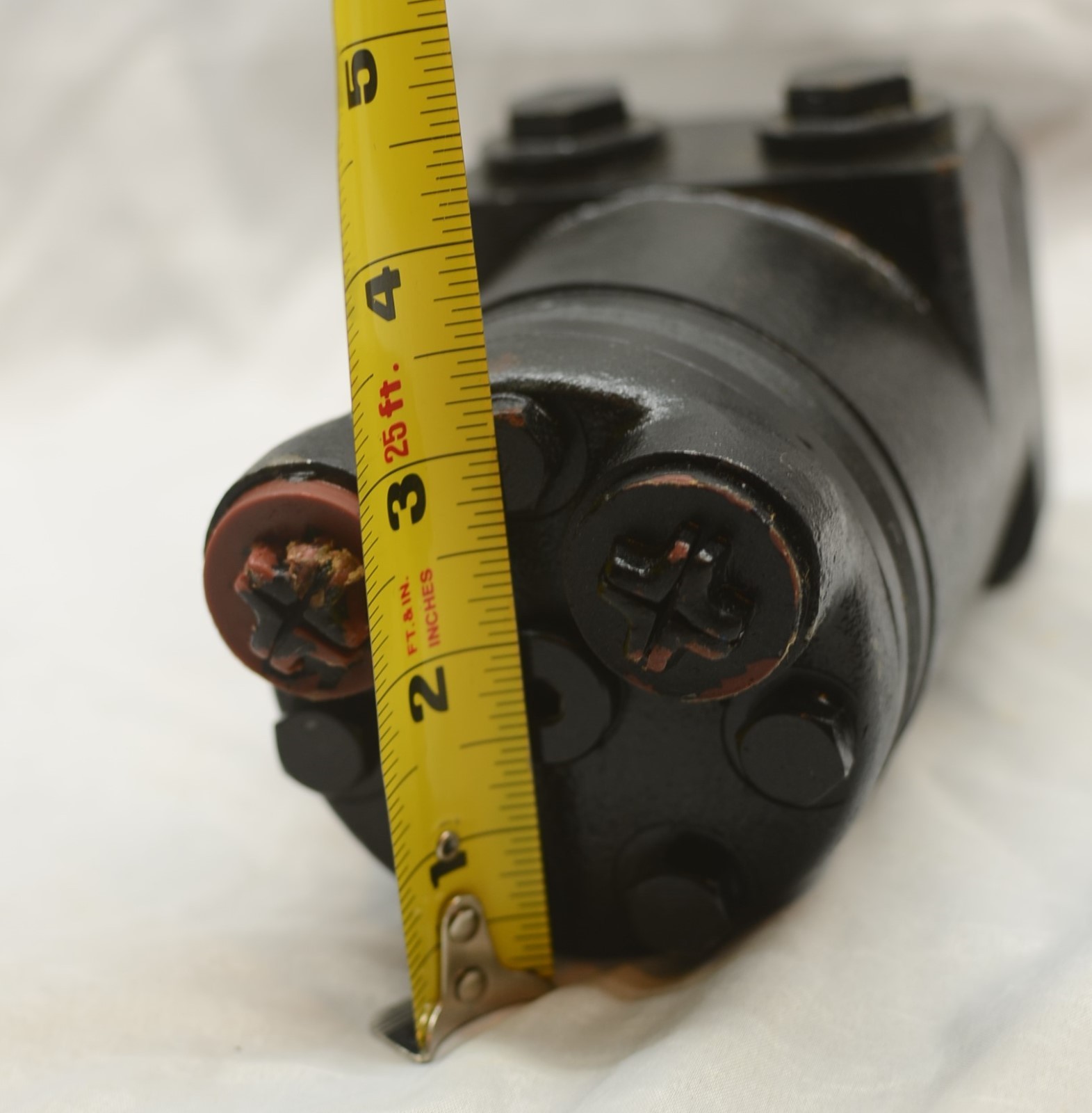 Hydraulic Motor Machinery Farm Equipment Tapered shaft 4 bolt mounting