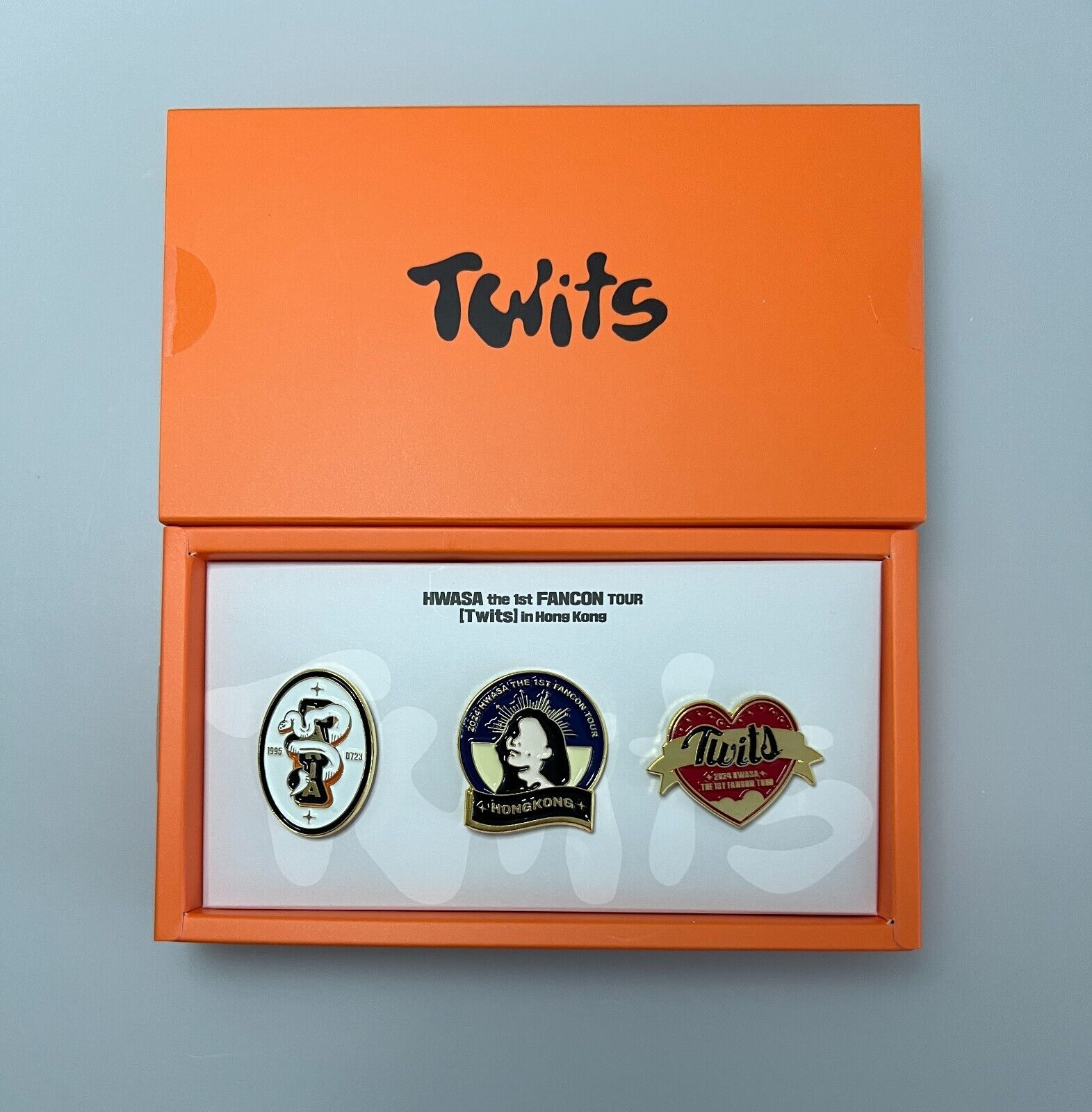 HWASA the 1st FANCON TOUR Twits MAMAMOO OFFICIAL MD PIN SET HWASA the 1st FANCON TOUR Twits MAMAMOO OFFICIAL MD PIN SET