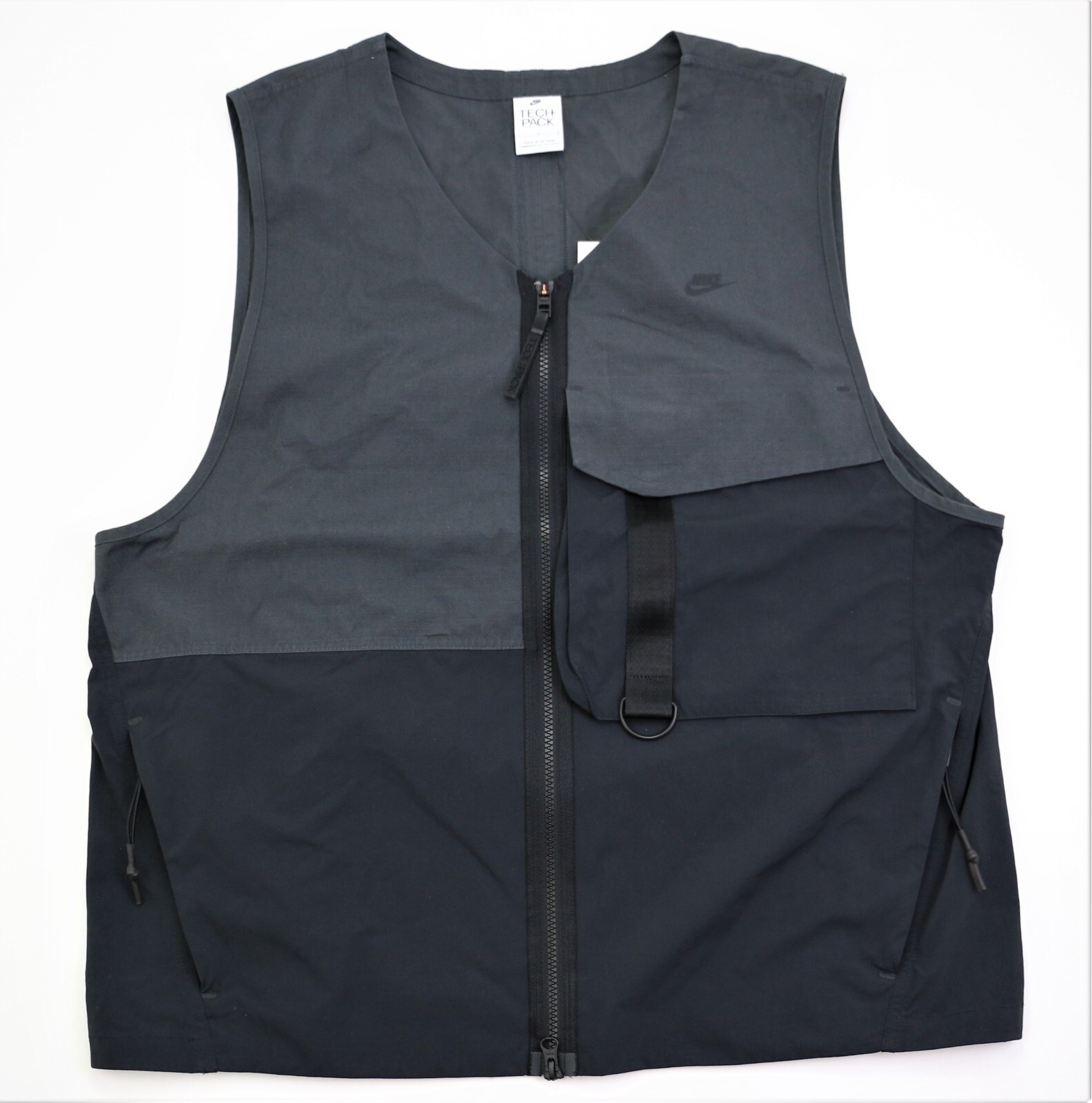 

Мужской жилет без подкладки Nike Sportswear Tech Pack DM5534-060, размер , черный/серый, Black/grey