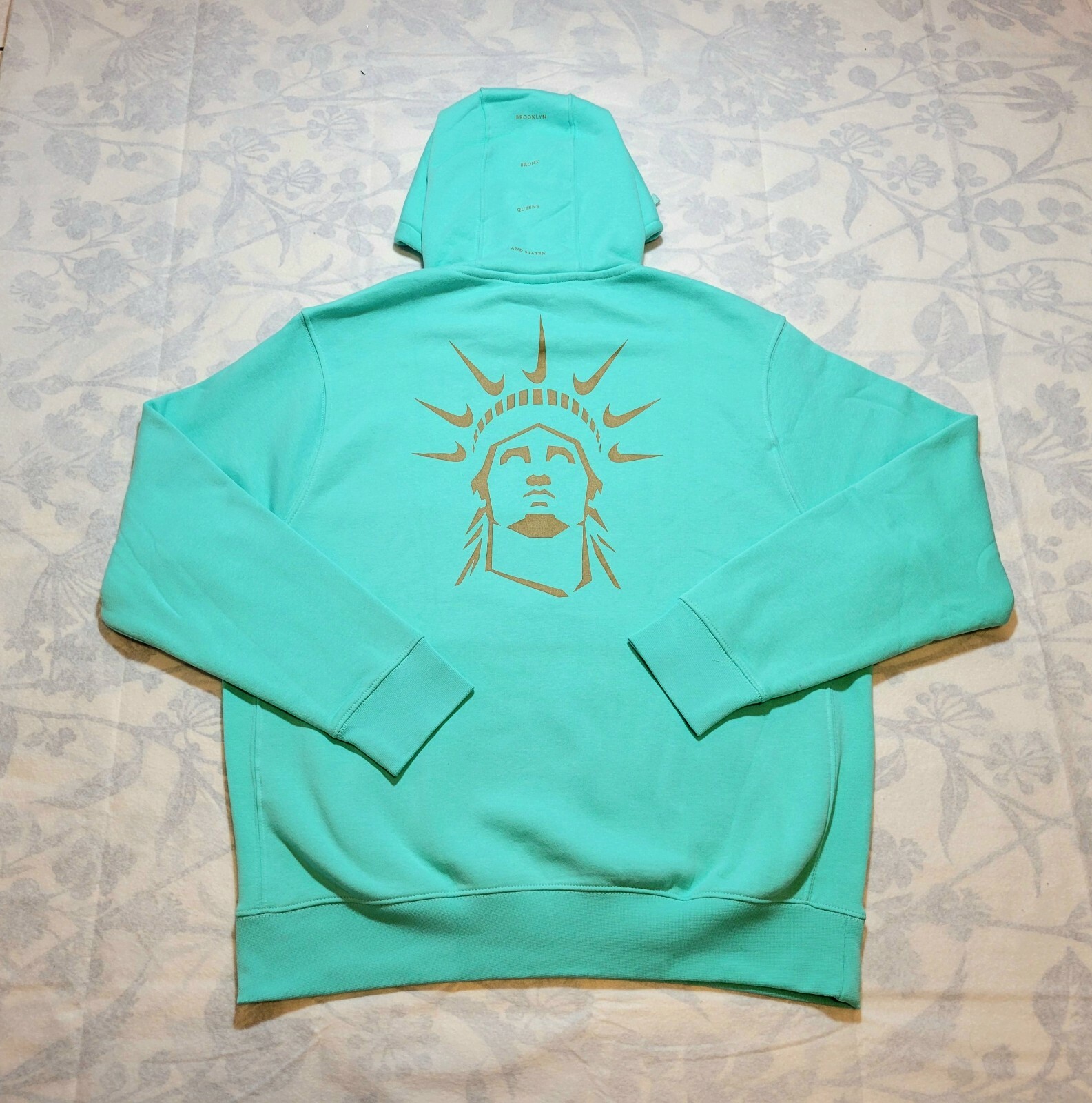 NIKE NYC Hoodie Small Mens Aqua Green Statue Of Liberty NIKE NYC Hoodie Small Mens Aqua Green Statue Of Liberty