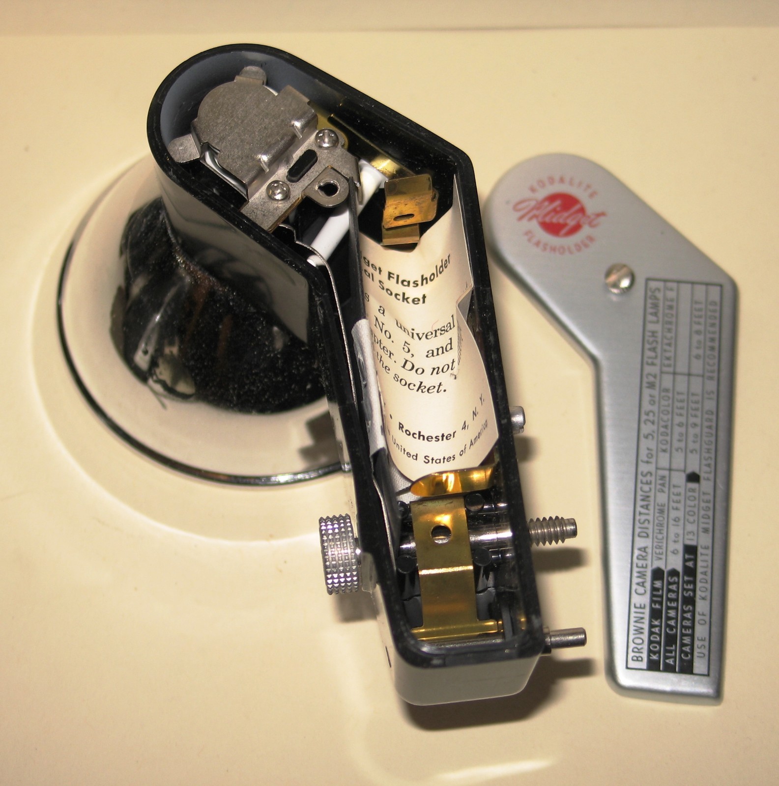 Exc, Kodak Pony II Camera & Midget Flasholder. Anastar f/3.9 Lens. Lomography!!