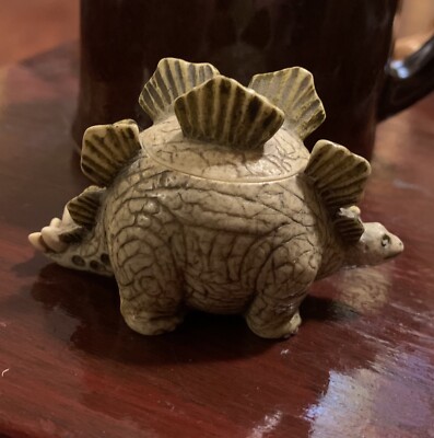 Harmony Kingdom Dinosaurs ''Armor'' Stegosaurus Trinket Box Hidden