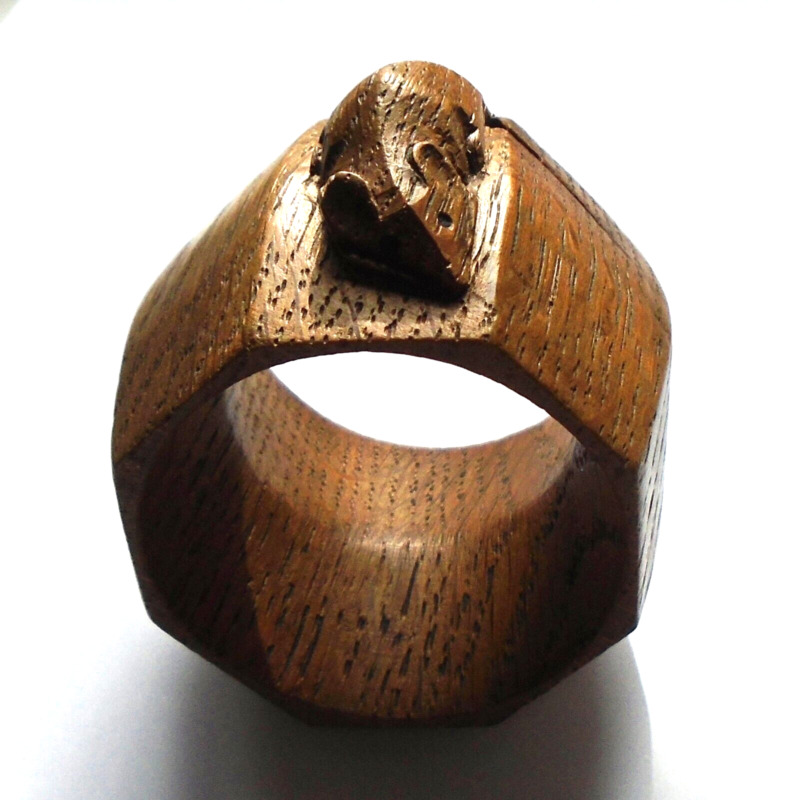 Superb Vintage Robert Mouseman Thompson Napkin Ring With Signature Mouse.