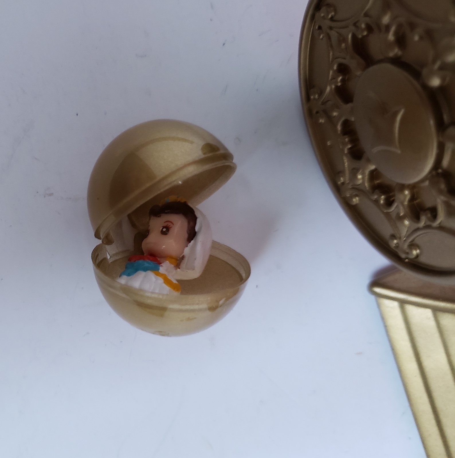 Disney Princess Carriage with 14  Princesss Squinkies