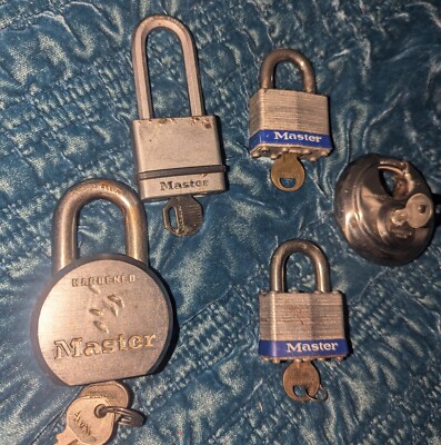 Lot of Vintage Master Locks/Padlock + 1 Round Circle Lock