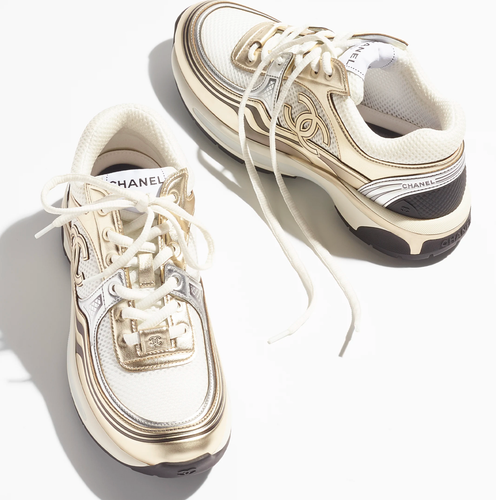 CHANEL white goldスニーカー38 1/2 CHANEL 2023 NEW TAGS WHITE GOLD SILVER CC LOGO SNEAKERS SIZE