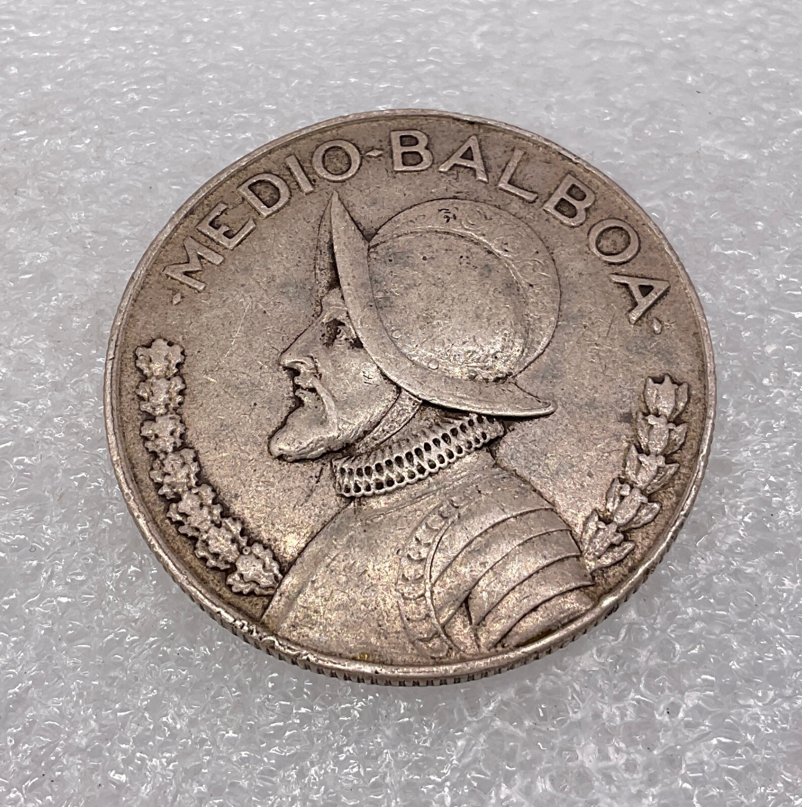 1947年 パナマ銀貨 1バルボア 自由の女神像 silver900 大型銀貨 ポイント10倍】 1947年 パナマ銀貨 大型銀貨 silver900 自由の