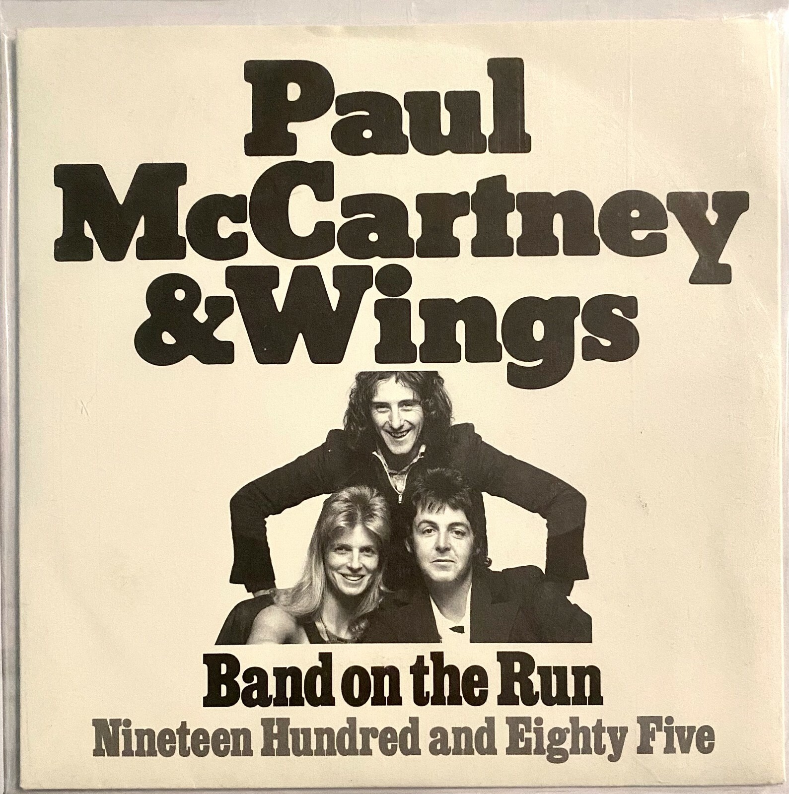 Маккартни 1973. Крылья маккартни альбомы. Paul mccartney & wings - live and let die. Paul mccartney 1975. Вингс группа пола маккартни.