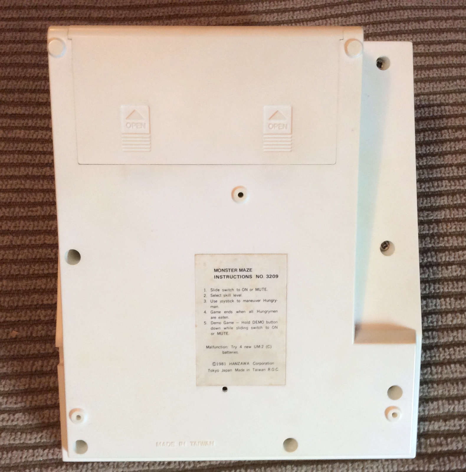 MONSTER MAZE Hanzawa Actronics Vintage Rare Electronic VFD Tabletop Game CIB