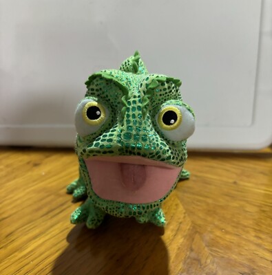 Disney Parks Tangled 10  Pascal Plush Green Shimmer Stuffed Toy Rapunzel
