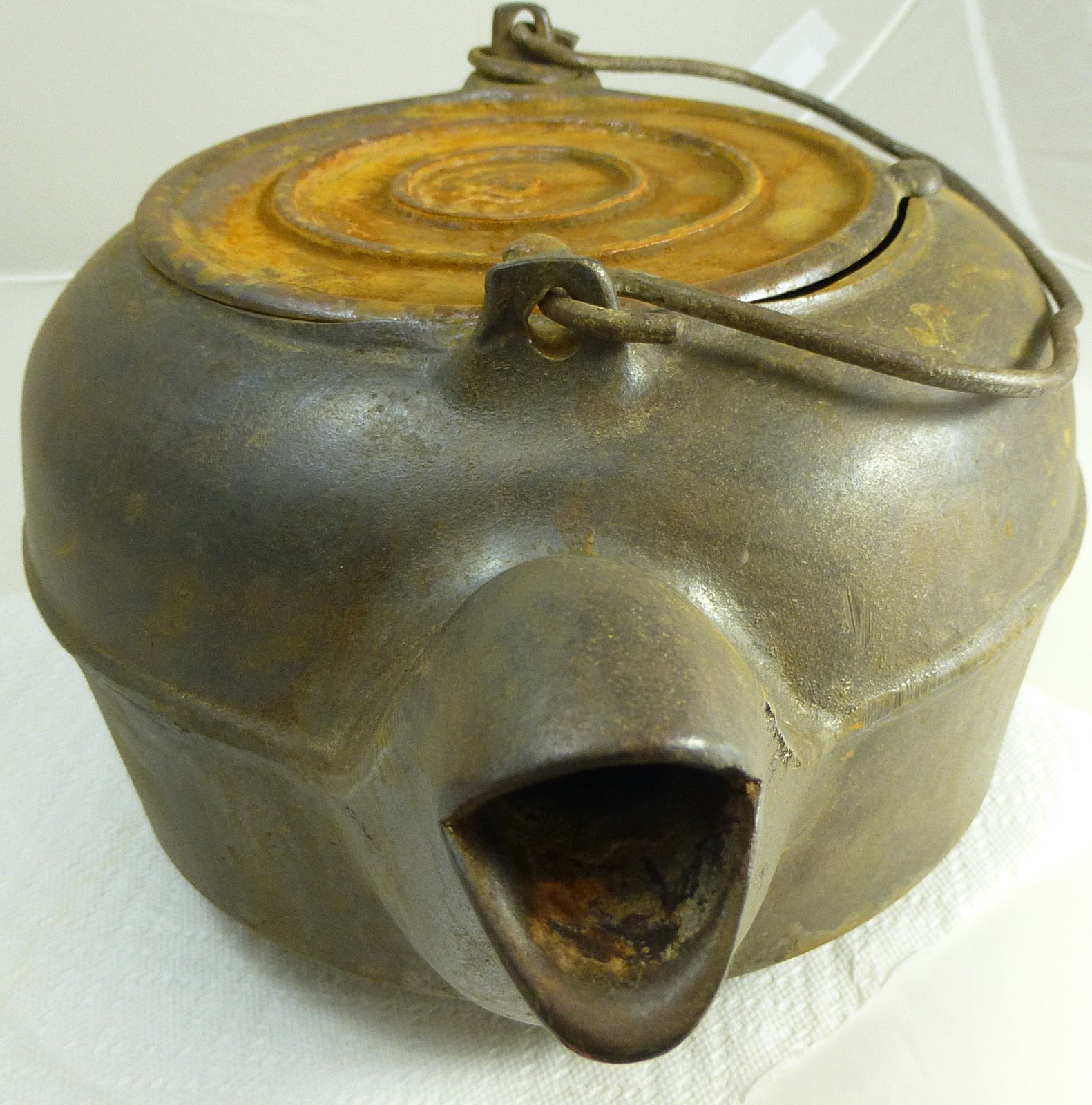 Antique Cast Iron Tea Pot Kettle Swivel Lid # 8 Large