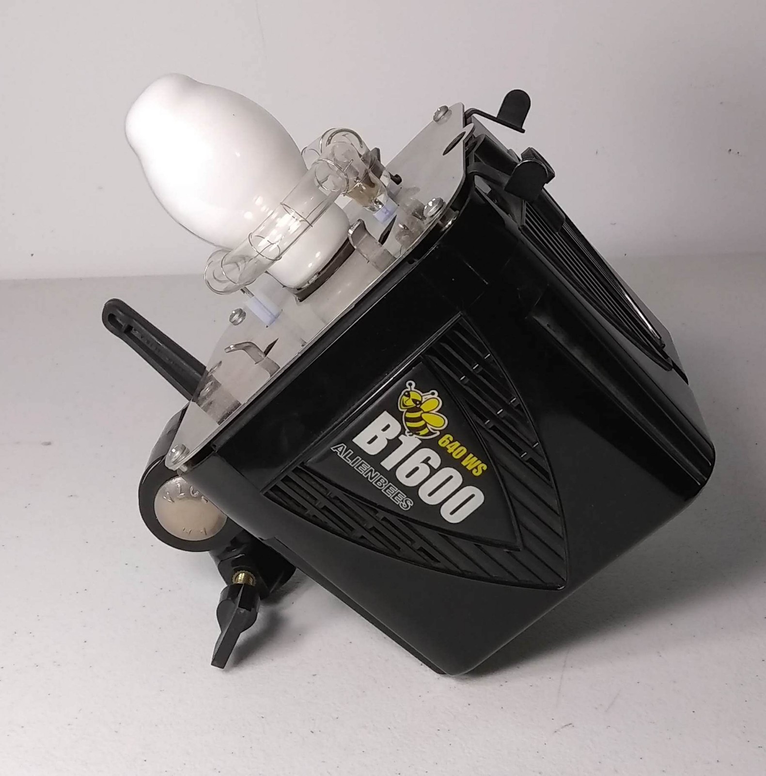 Paul C. Buff Alien Bees B1600 640w studio light black - Good condition!