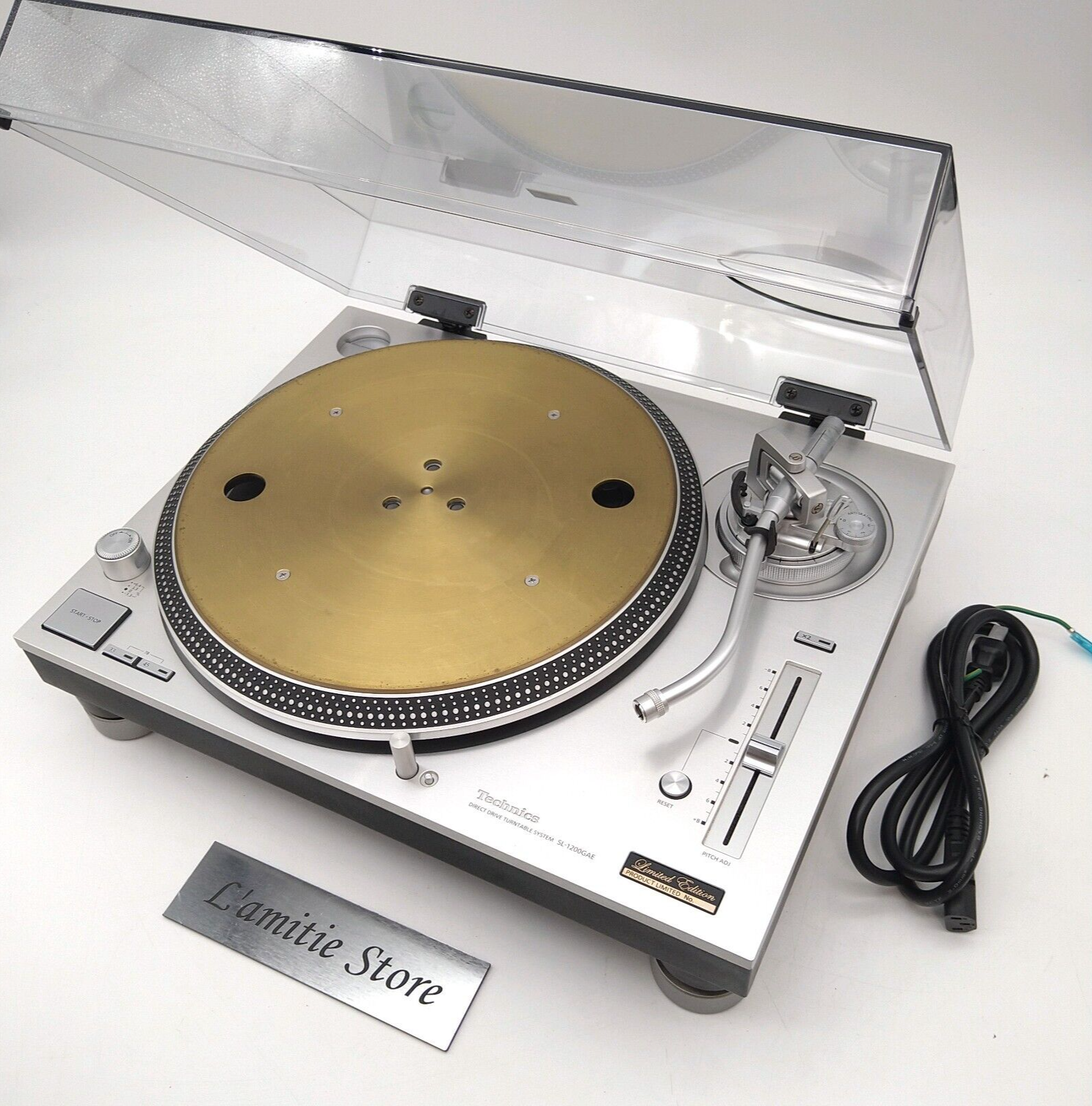 Technics SL-1200GAE-S Silver Turntable 50th Anniversary Technics SL-1200GAE-S Silver Turntable 50th Anniversary
