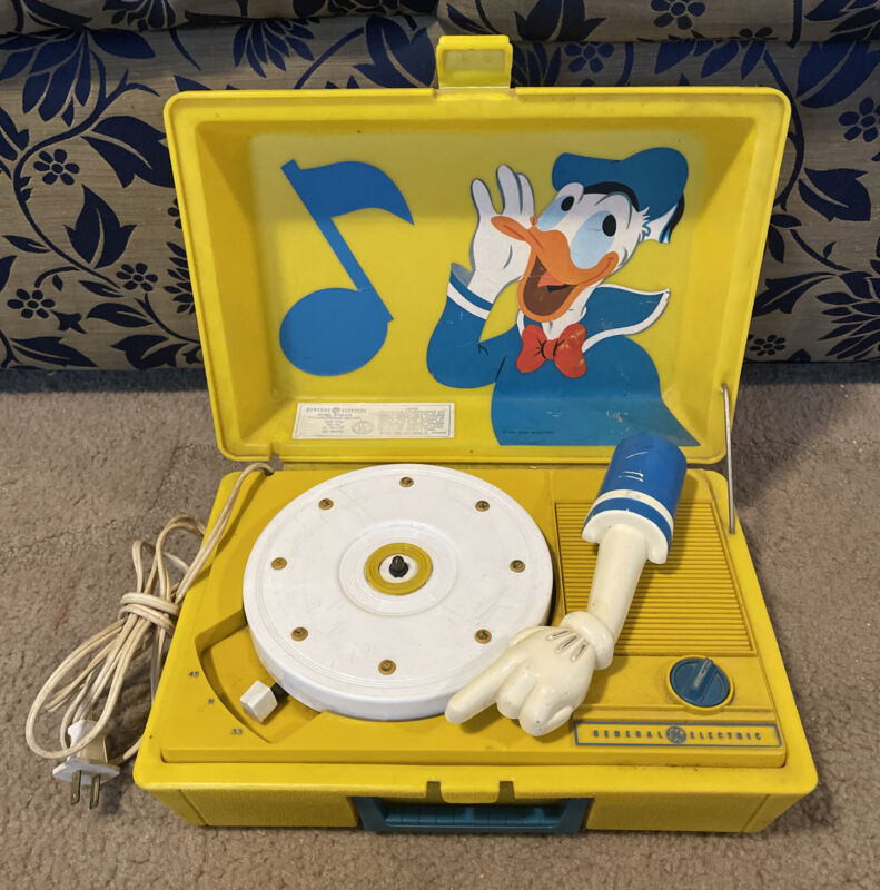 Vintage Walt Disney Productions GE Donald Duck Record Player RP3123B PLEASE READ