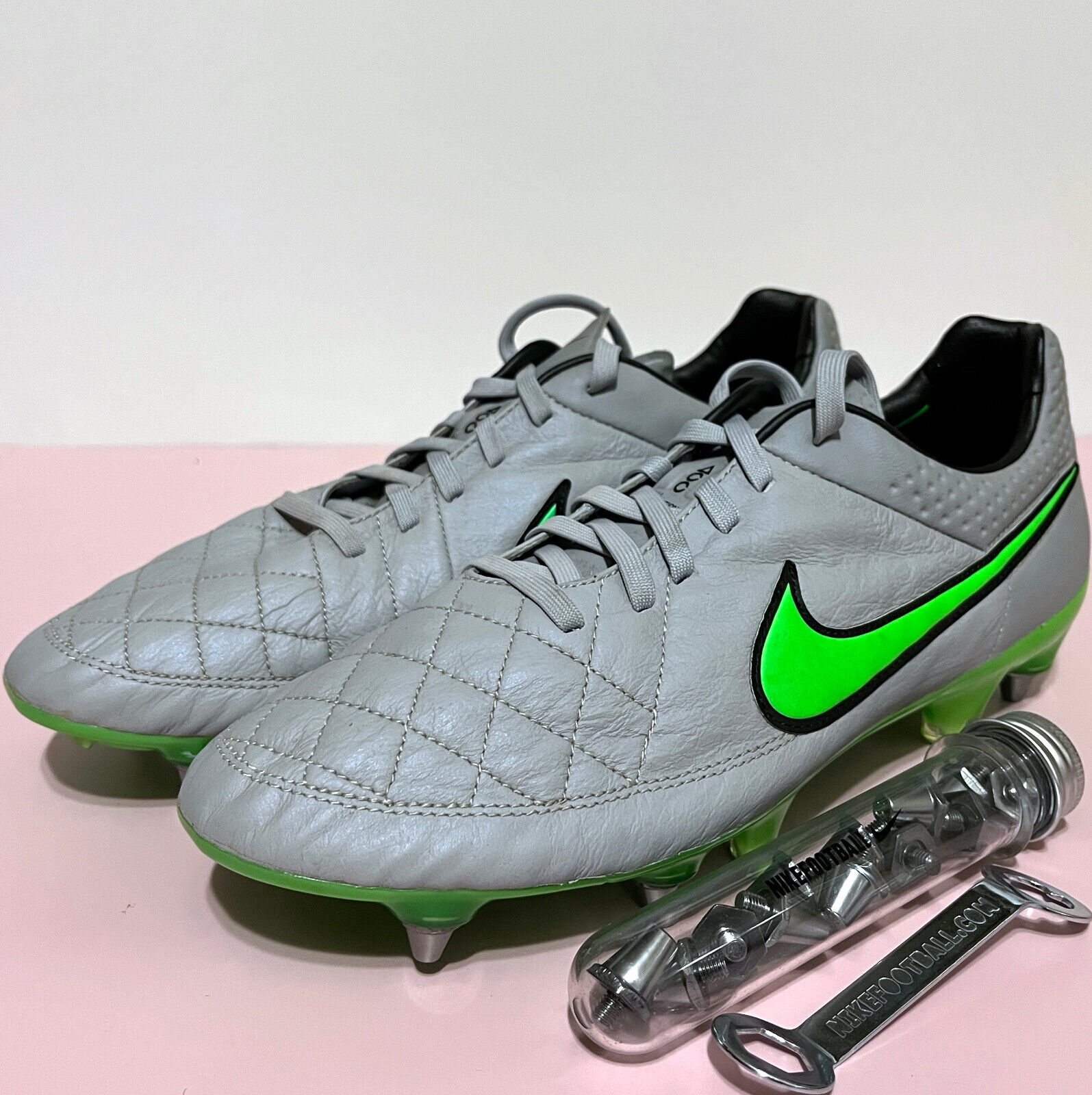 NIKE Tiempo Legend V 5 SG-PRO ACC Gray Mens Soccer Cleats NIKE Tiempo Legend V 5 SG-PRO ACC Gray Mens Soccer Cleats