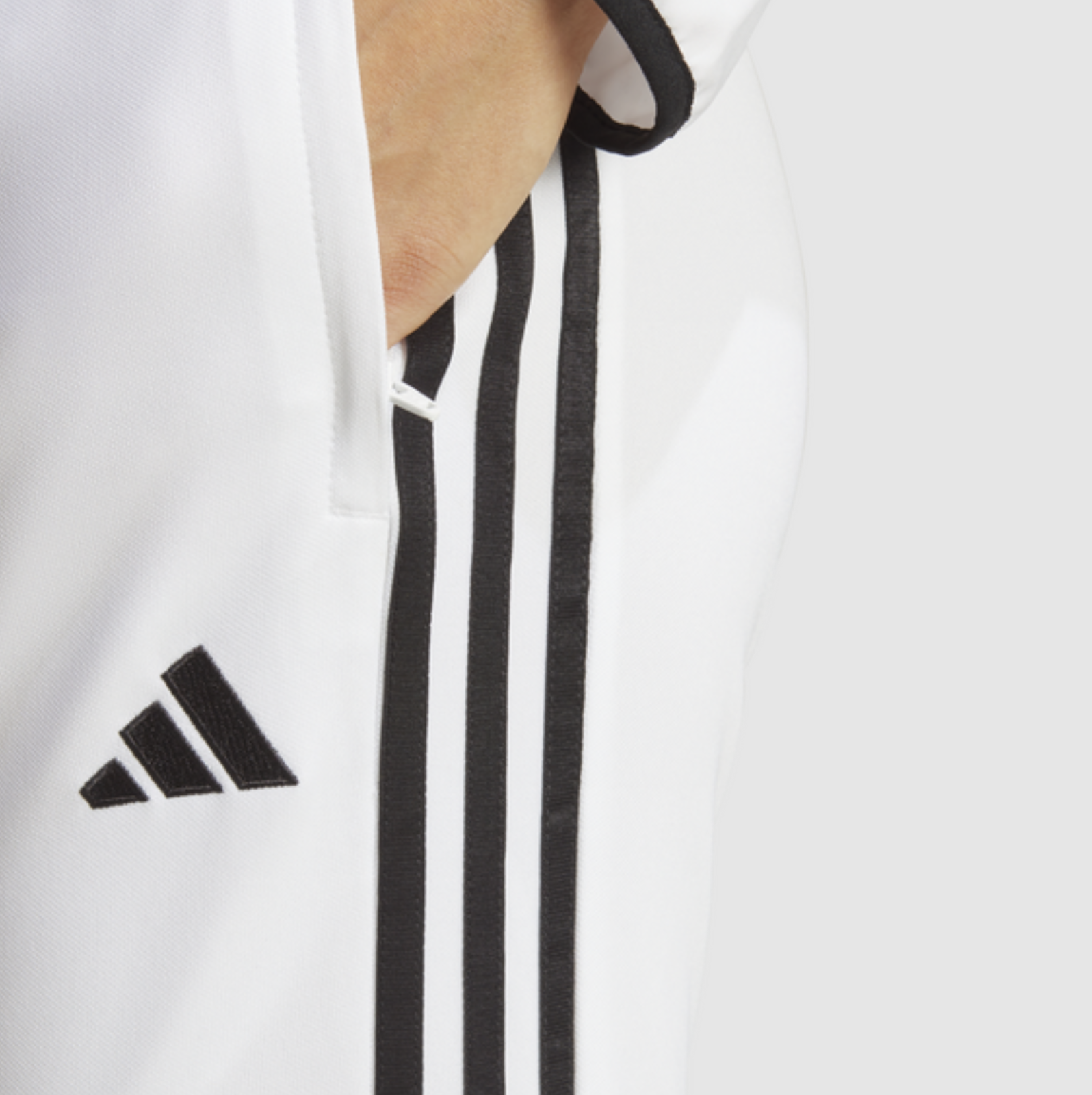 NEW WOMEN'S ADIDAS TIRO 23 SOCCER TRAINING PANTS ~ SIZE MEDIUM  #HS3542 WHITE