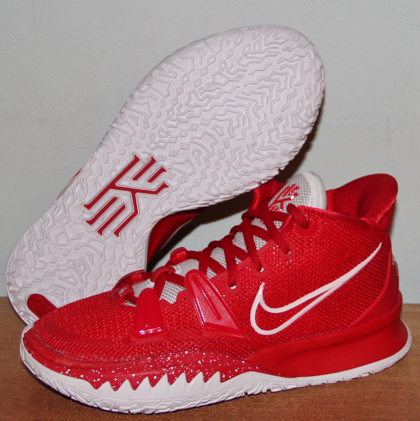 Kyrie 7 ホワイト/レッド バスケットシューズ $_57.JPG?set_id=880000500F