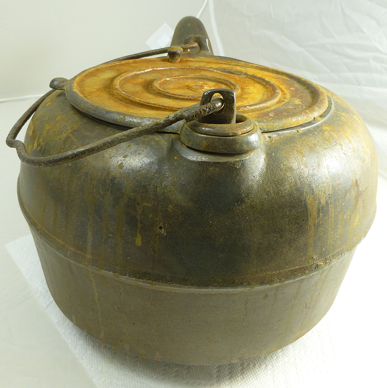 Antique Cast Iron Tea Pot Kettle Swivel Lid # 8 Large